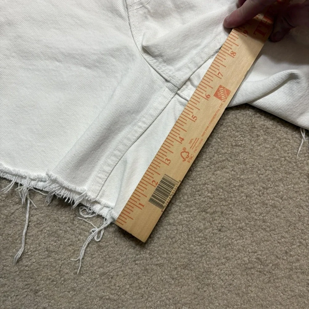 Vtg Levis 551 Jean Shorts Womens 12 High Rise White Denim Relaxed Fit Cutoff USA